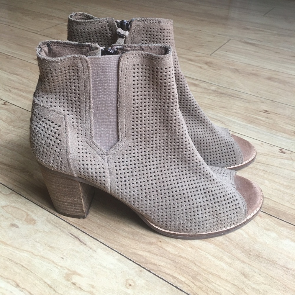 Toms "Majorca" Perforated Suede Peep Toe Bootie Brown 7.5 UK 5.5